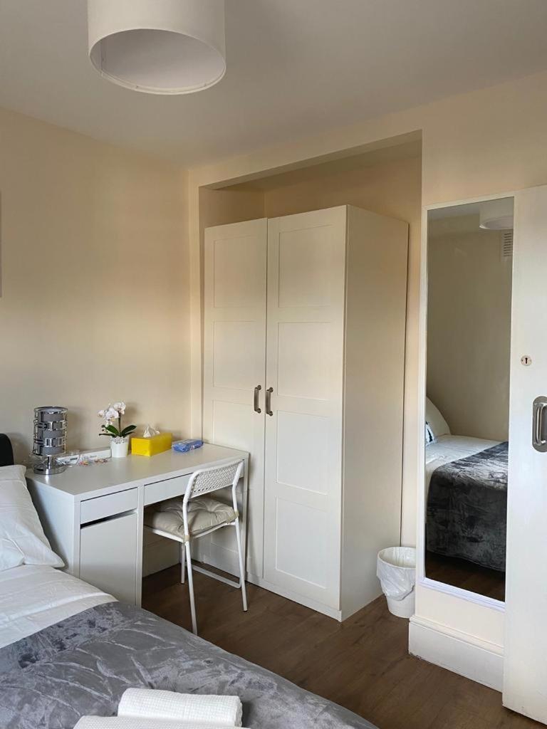 Lovely Private Rooms In Camden, Central Londra Esterno foto