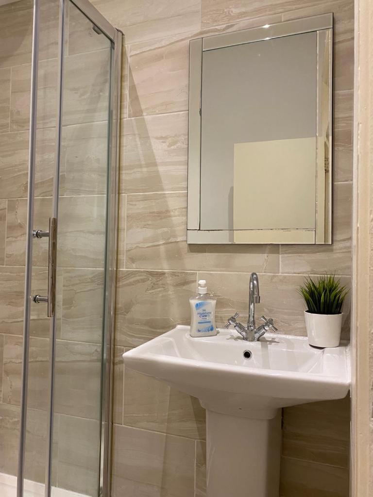 Lovely Private Rooms In Camden, Central Londra Esterno foto